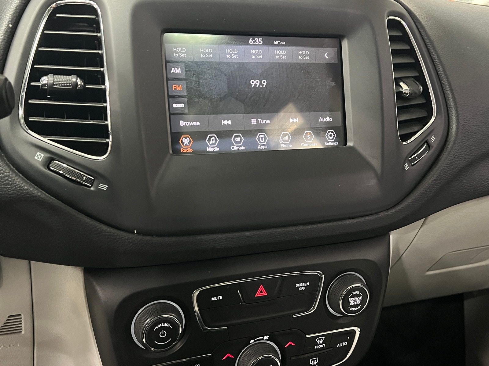 Thumbnail: 2018 Jeep Compass - 4