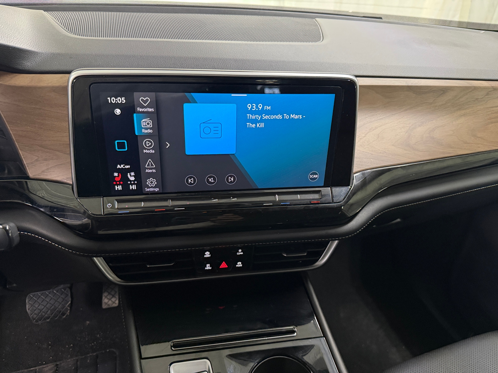 Thumbnail: 2024 Volkswagen Atlas - 3