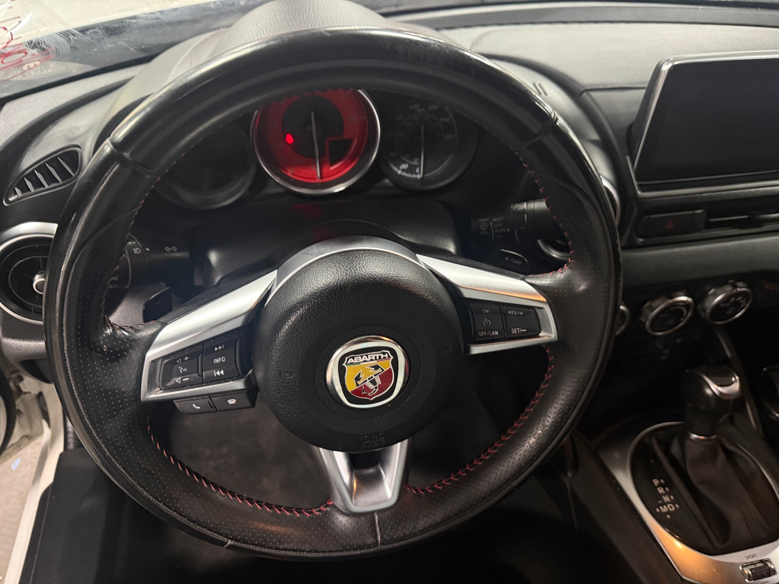 Thumbnail: 2018 Fiat 124 Spider - 4