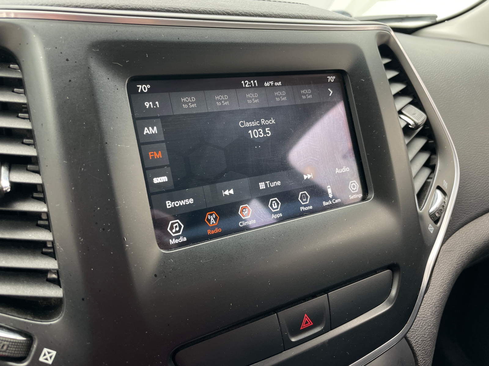 Thumbnail: 2019 Jeep Cherokee - 4