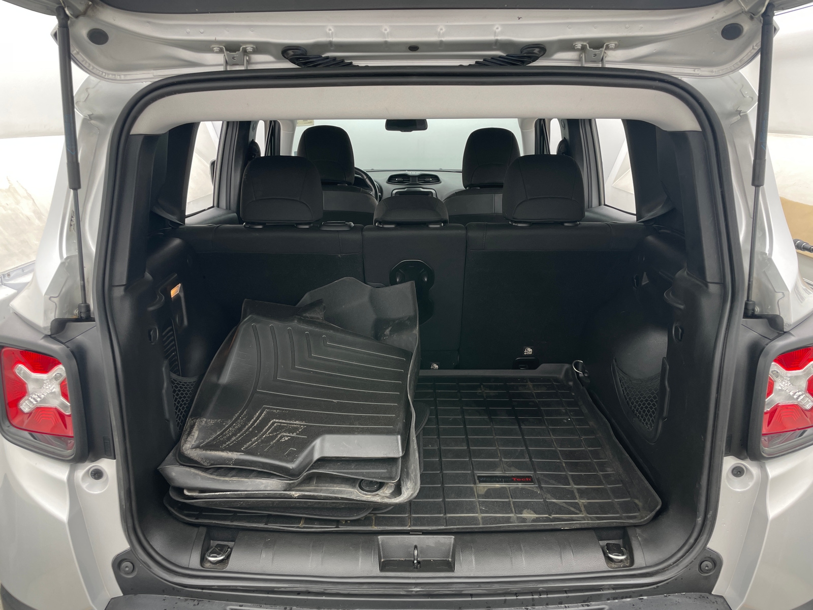 Thumbnail: 2018 Jeep Renegade - 7