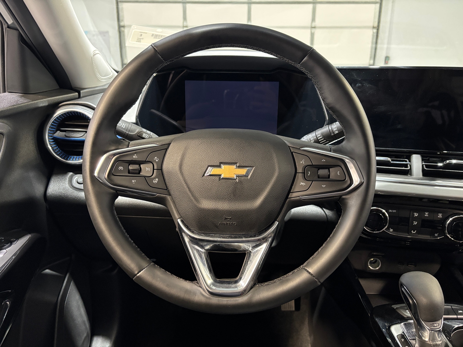 Thumbnail: 2025 Chevrolet Trax - 5