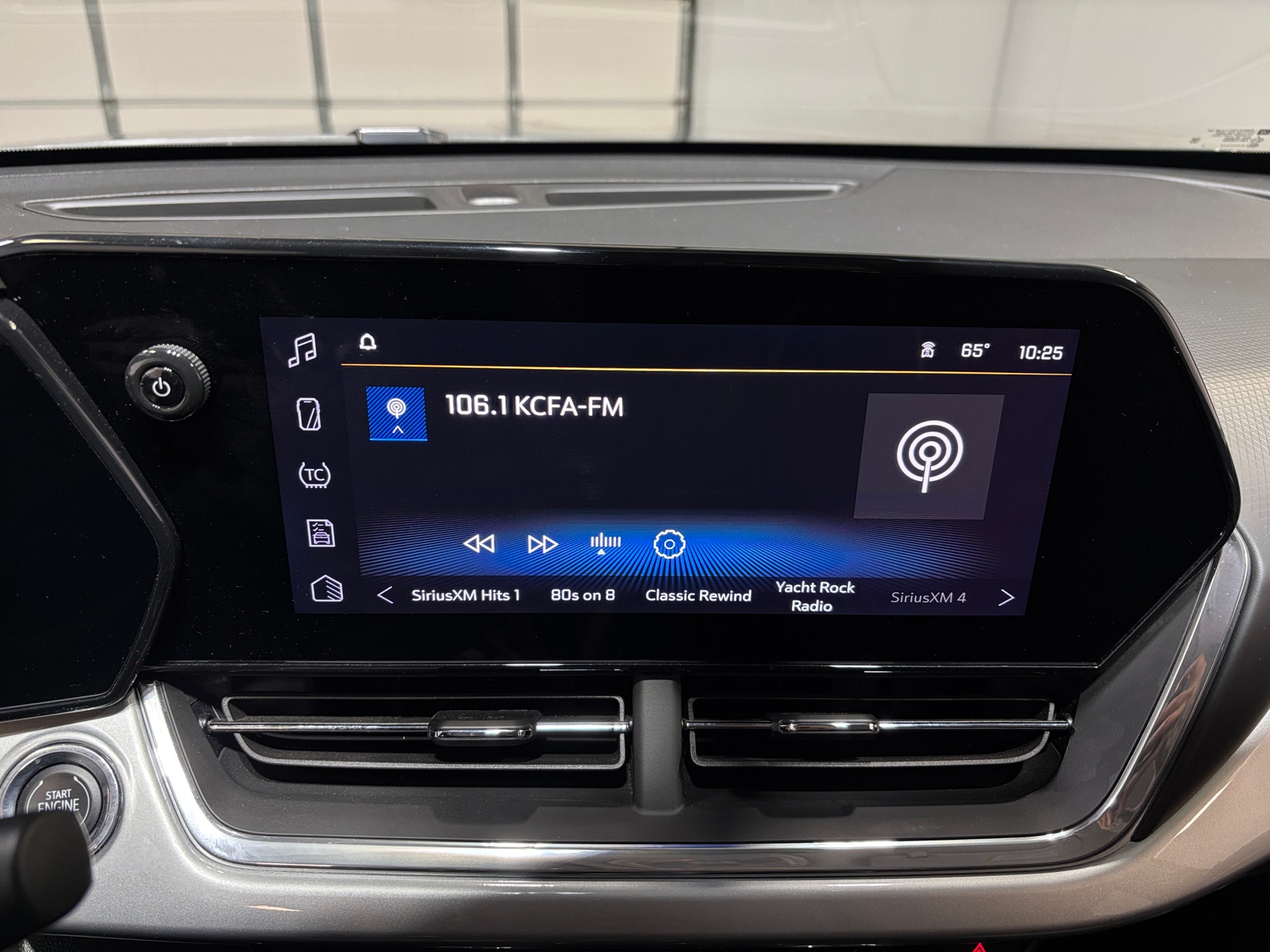 Thumbnail: 2025 Chevrolet Trax - 4