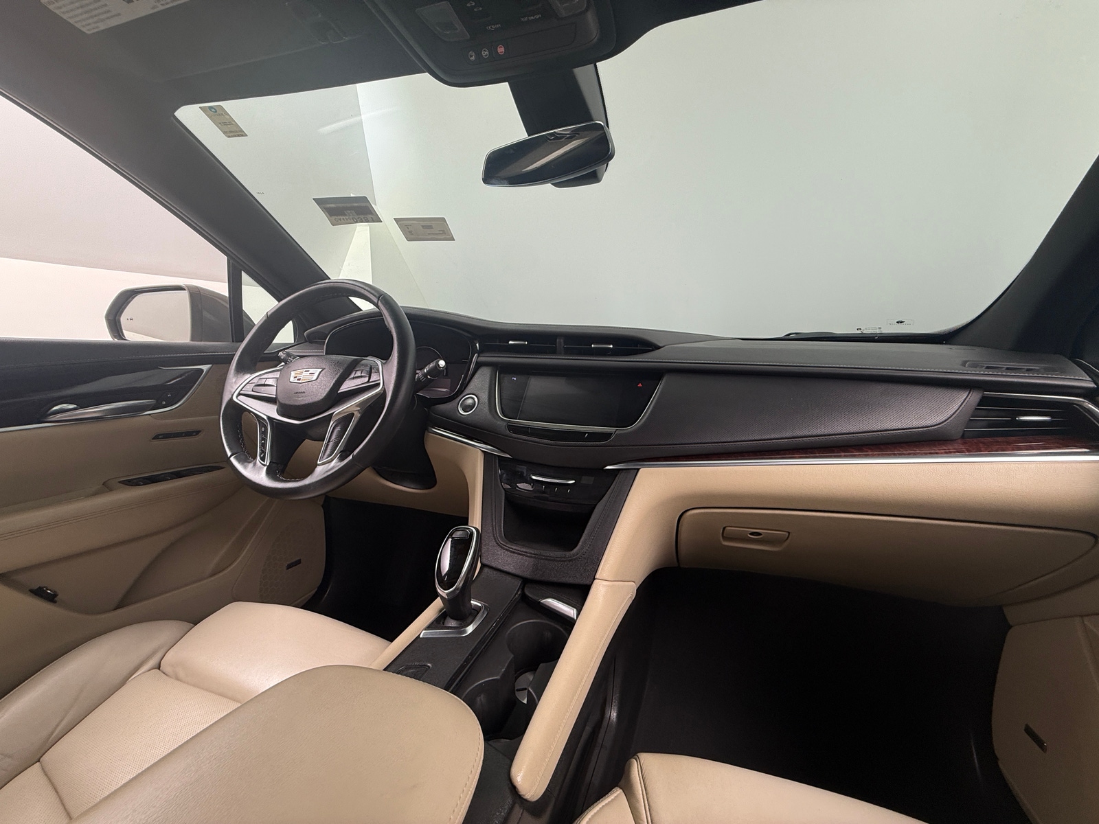 Thumbnail: 2017 Cadillac XT5 - 2