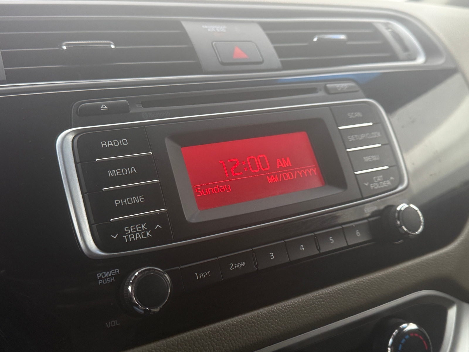 Thumbnail: 2016 Kia Rio - 4