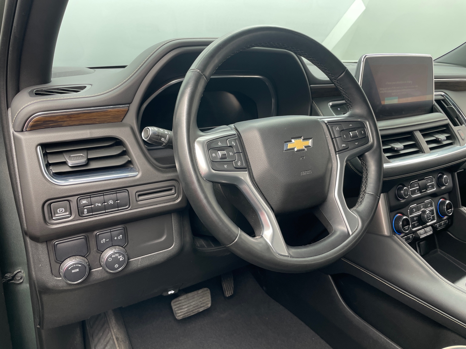 Thumbnail: 2023 Chevrolet Suburban - 4