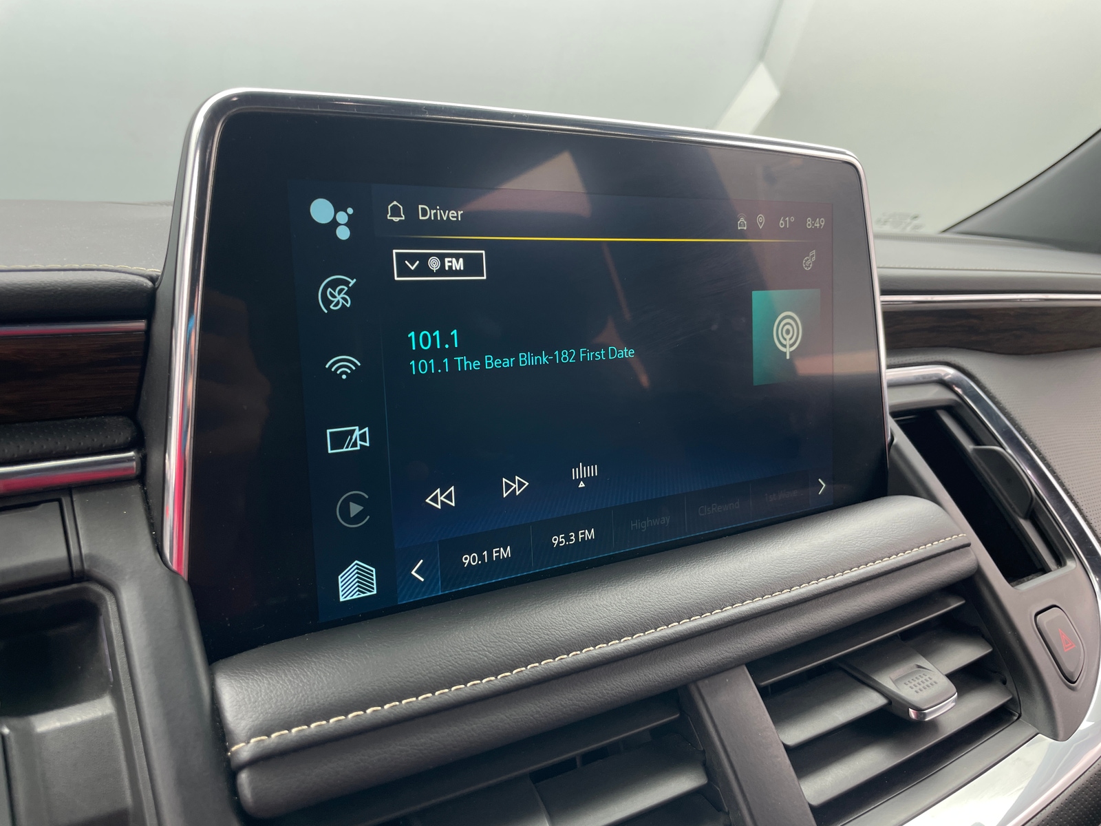 Thumbnail: 2023 Chevrolet Suburban - 3