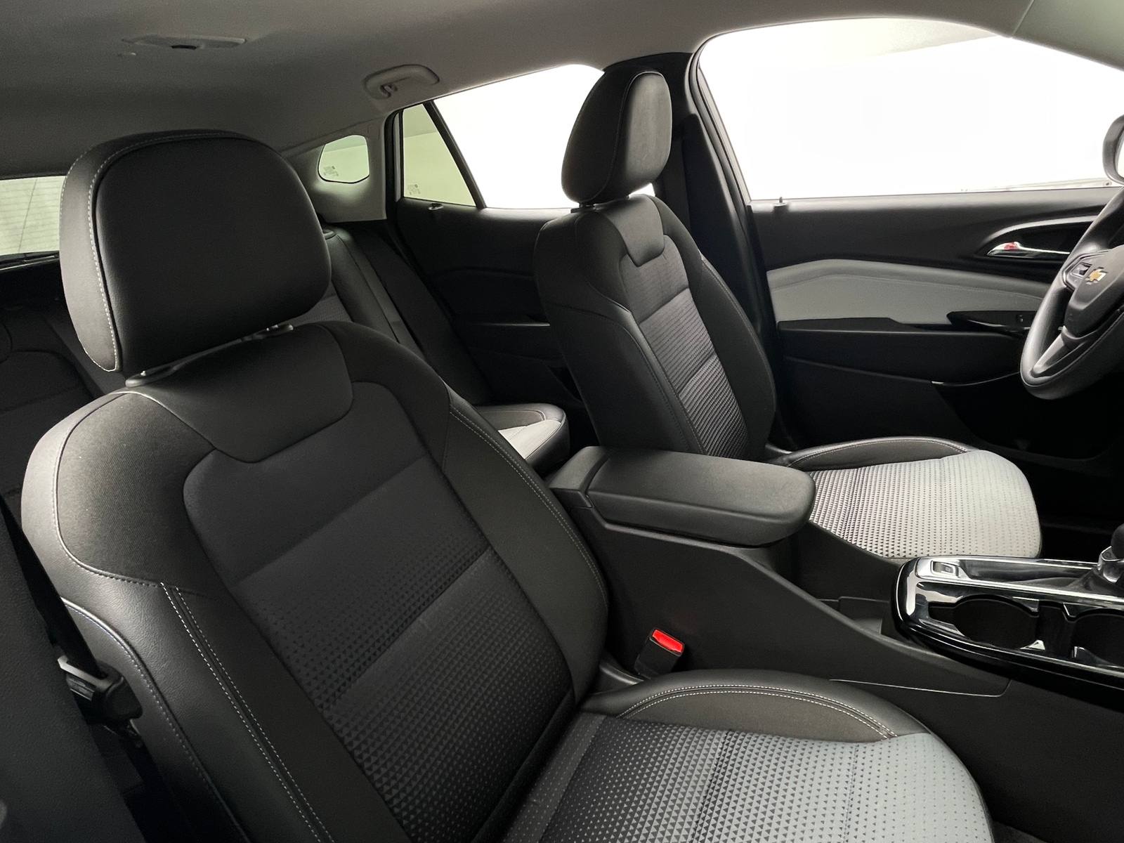 Thumbnail: 2025 Chevrolet Trax - 2