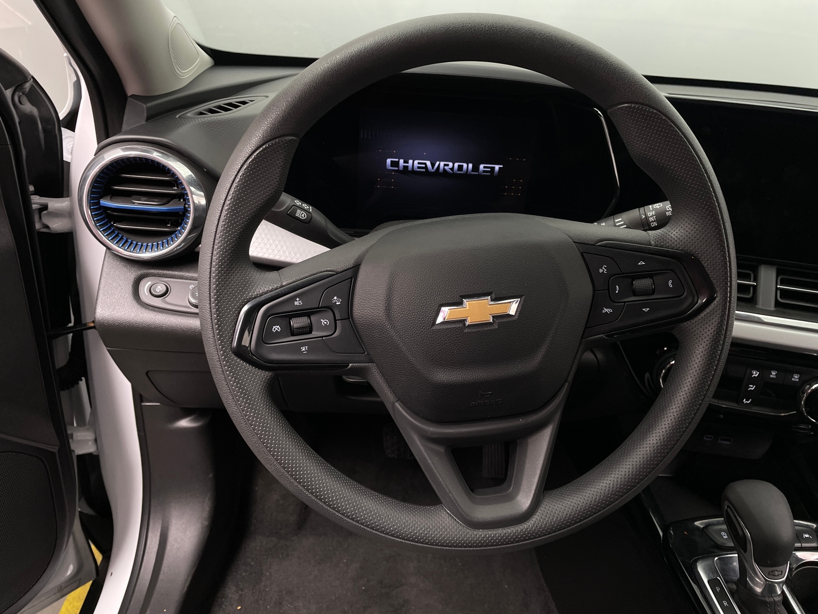 Thumbnail: 2025 Chevrolet Trax - 5