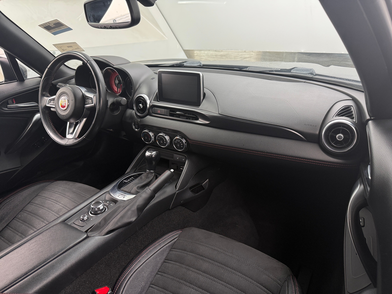 Thumbnail: 2018 Fiat 124 Spider - 3