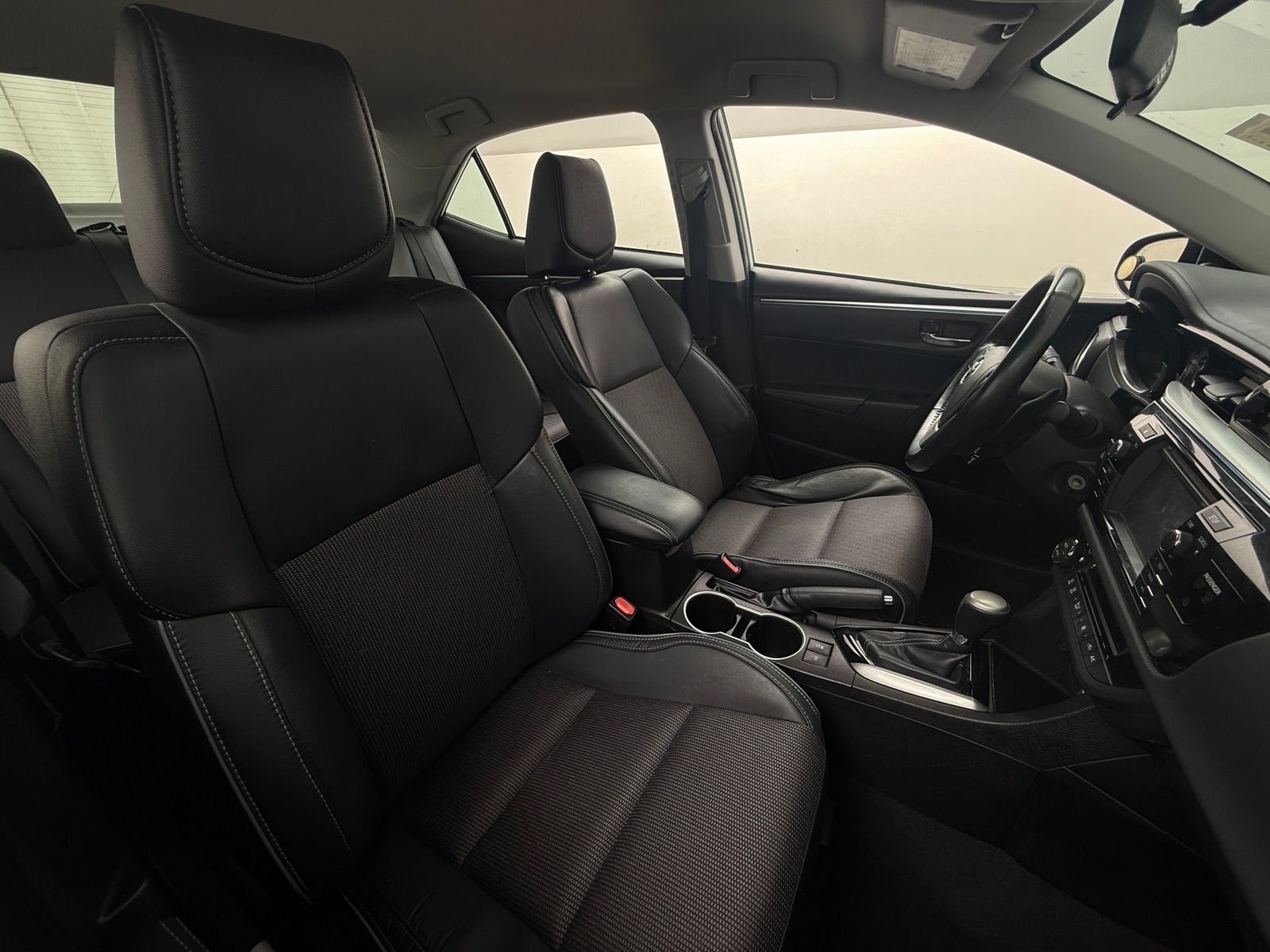 Thumbnail: 2016 Toyota Corolla - 2