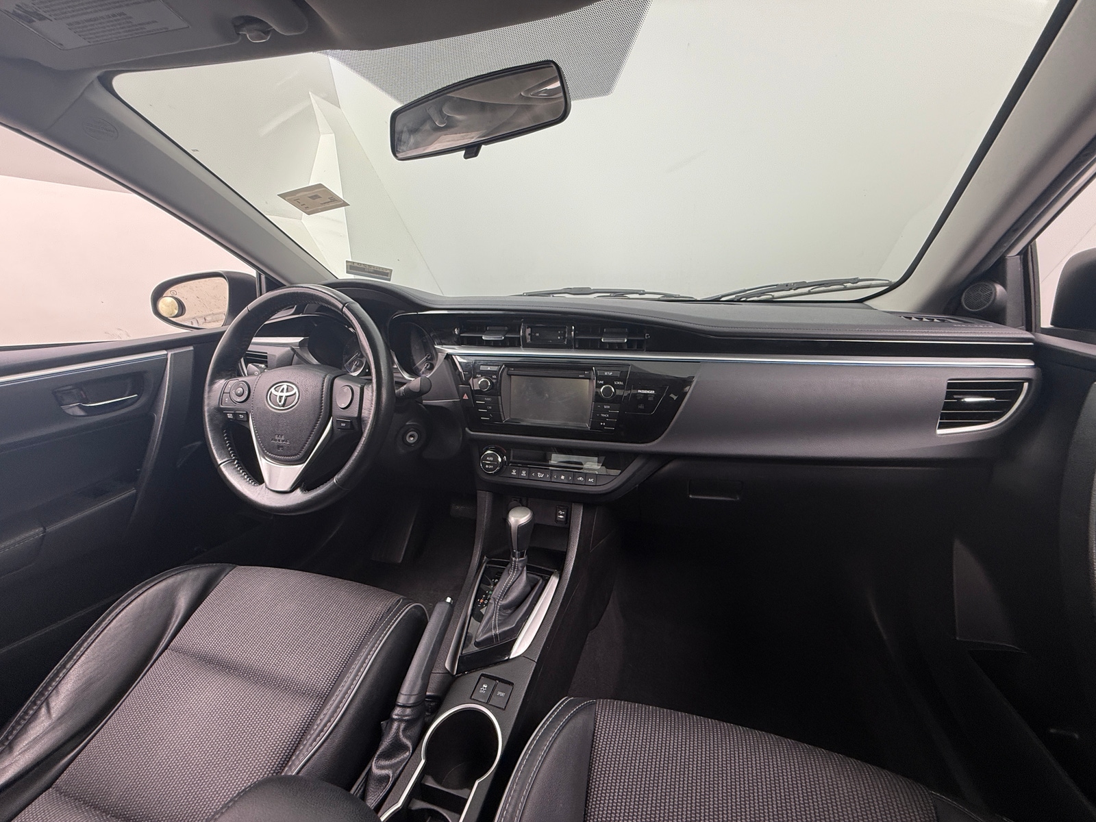 Thumbnail: 2016 Toyota Corolla - 3