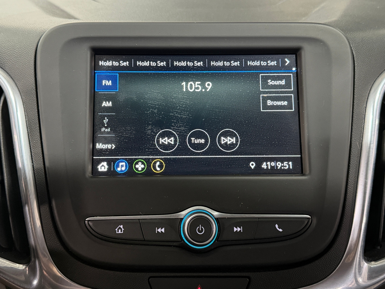 Thumbnail: 2019 Chevrolet Equinox - 4