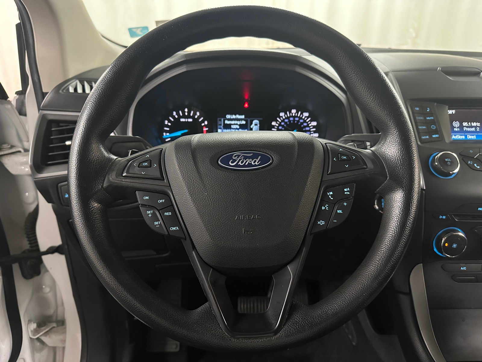 Thumbnail: 2018 Ford Edge - 5