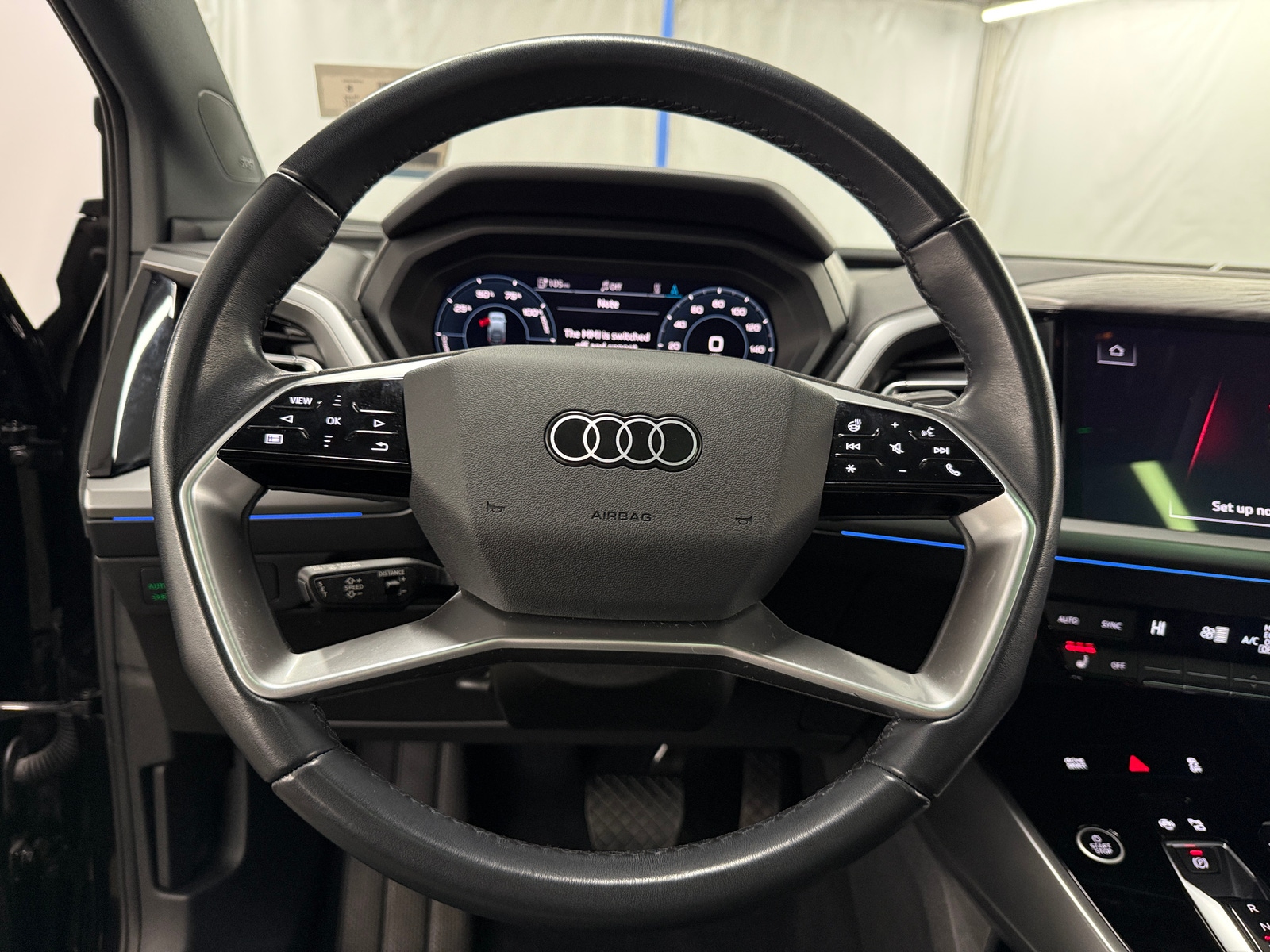 Thumbnail: 2024 Audi Q4 e-tron - 4