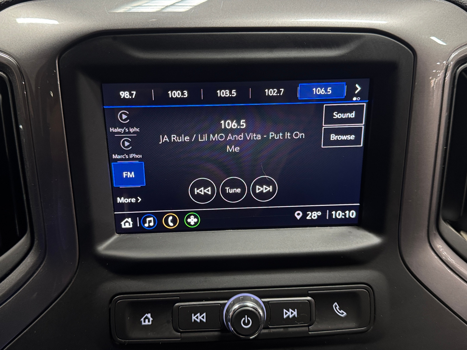 Thumbnail: 2025 Chevrolet Silverado 1500 - 4