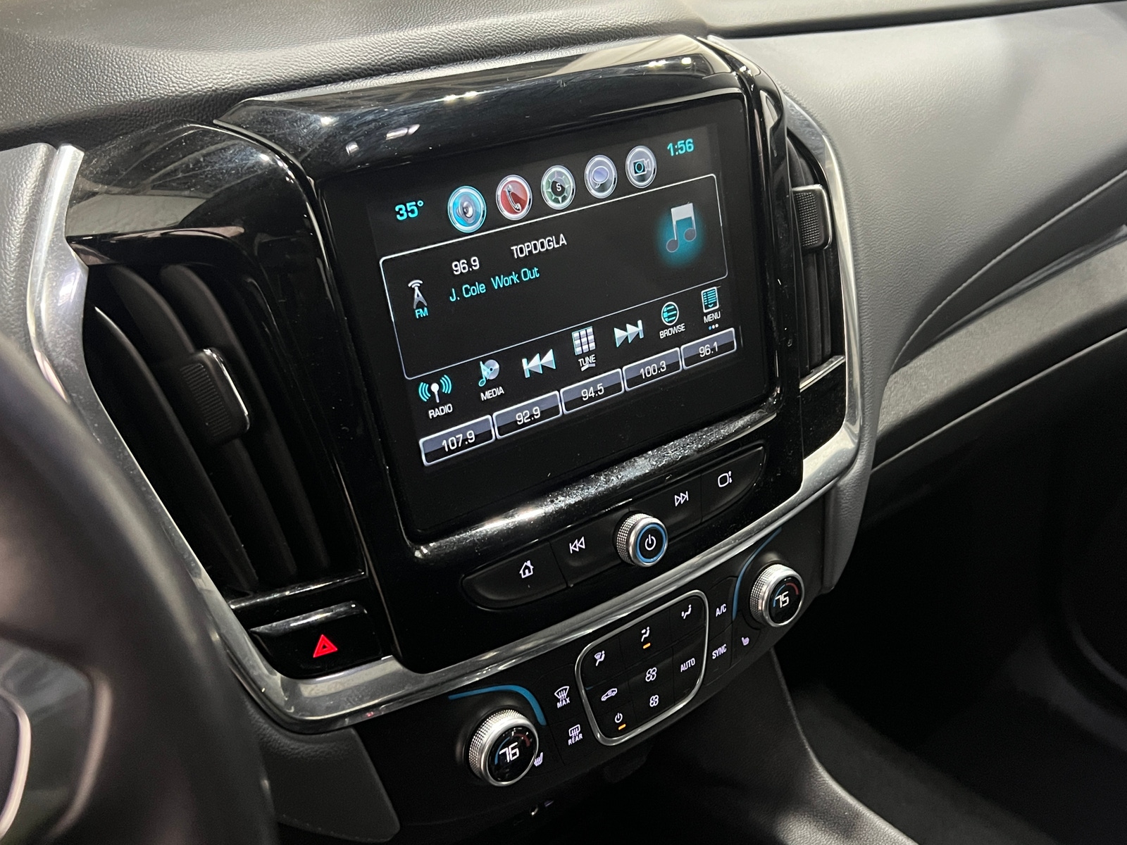 Thumbnail: 2018 Chevrolet Traverse - 3