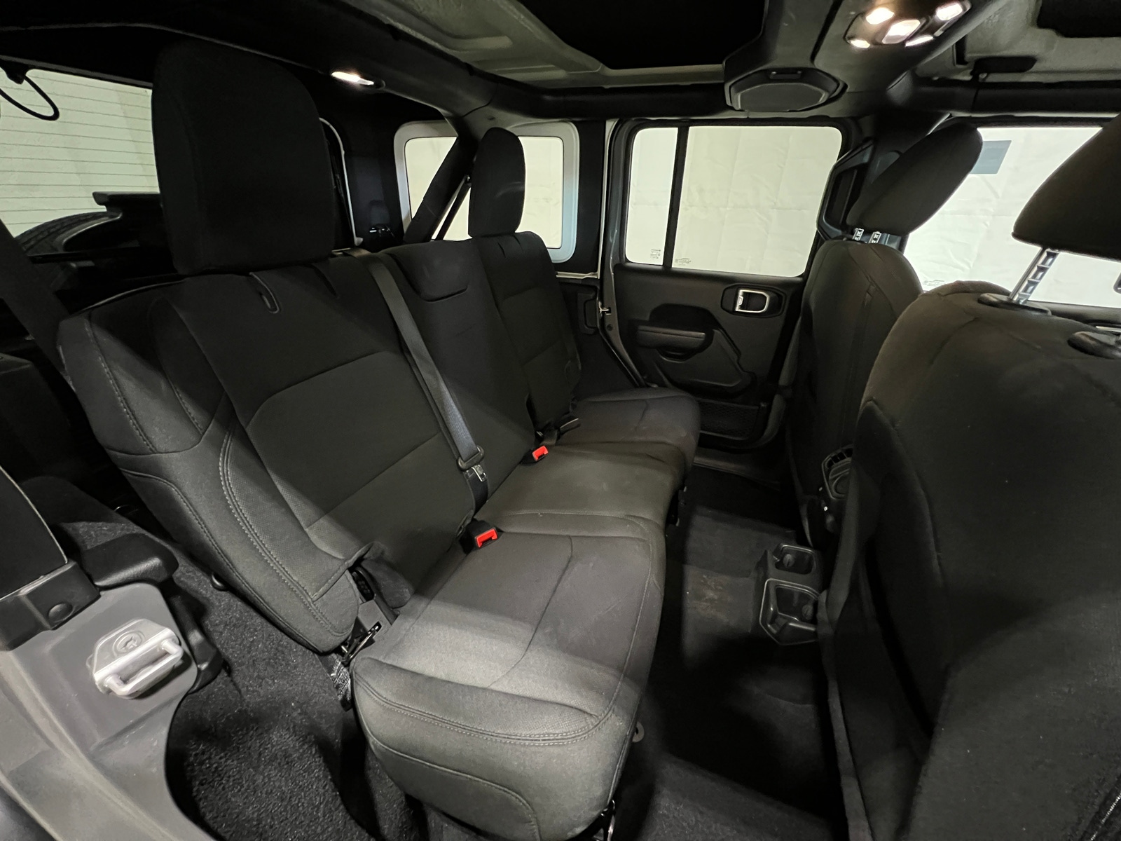 Thumbnail: 2022 Jeep Wrangler - 6