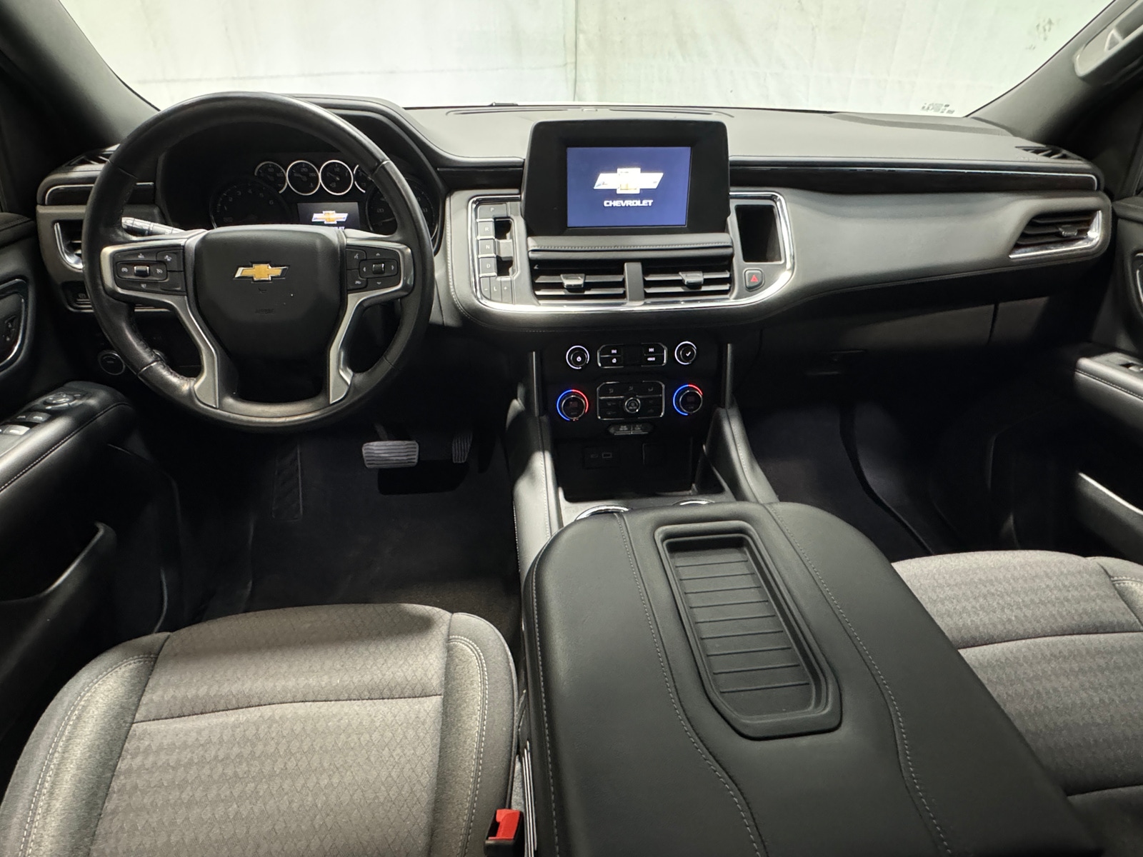 Thumbnail: 2023 Chevrolet Tahoe - 3