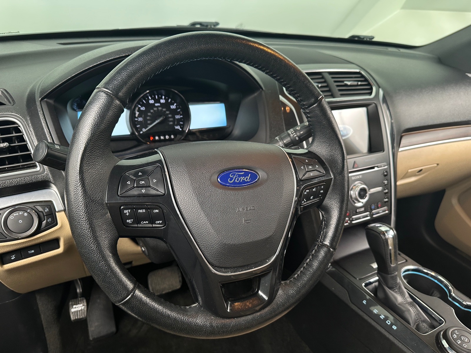 Thumbnail: 2017 Ford Explorer - 4