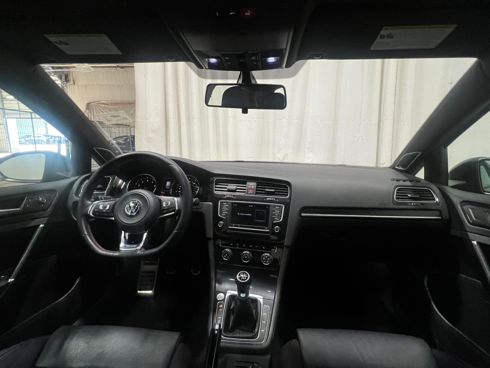 Thumbnail: 2016 Volkswagen Golf - 3