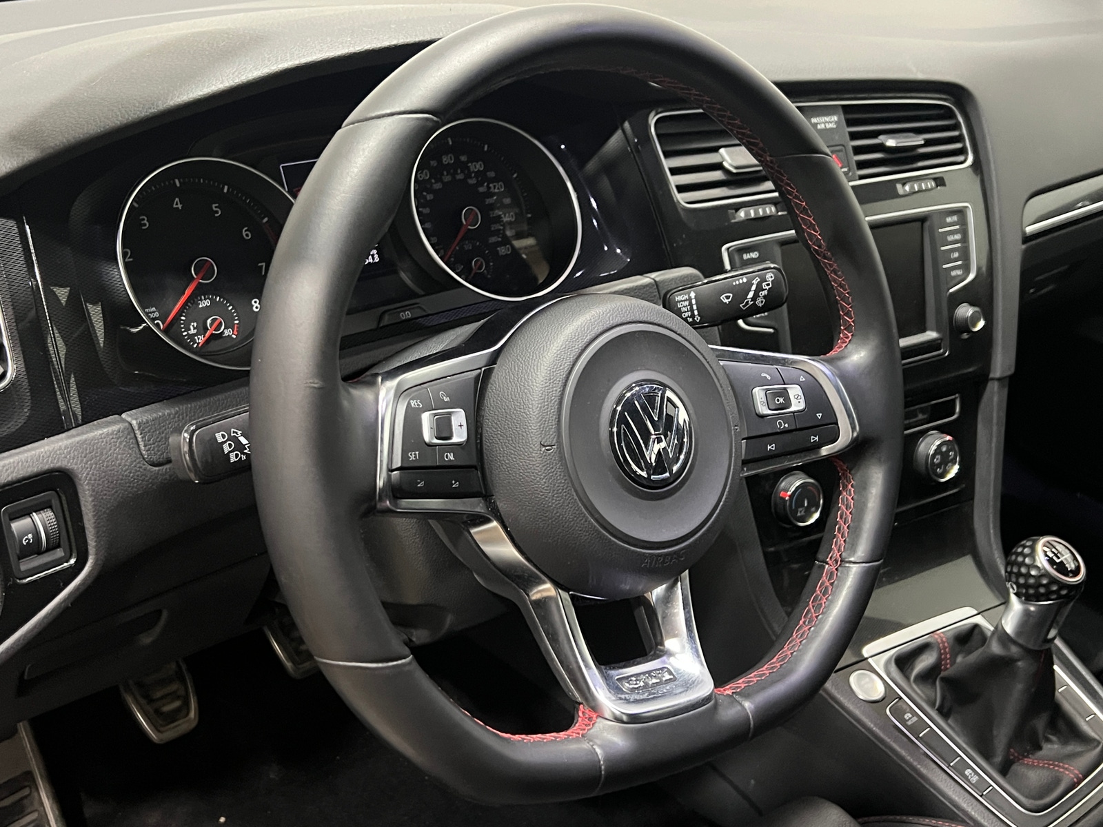 Thumbnail: 2016 Volkswagen Golf - 5