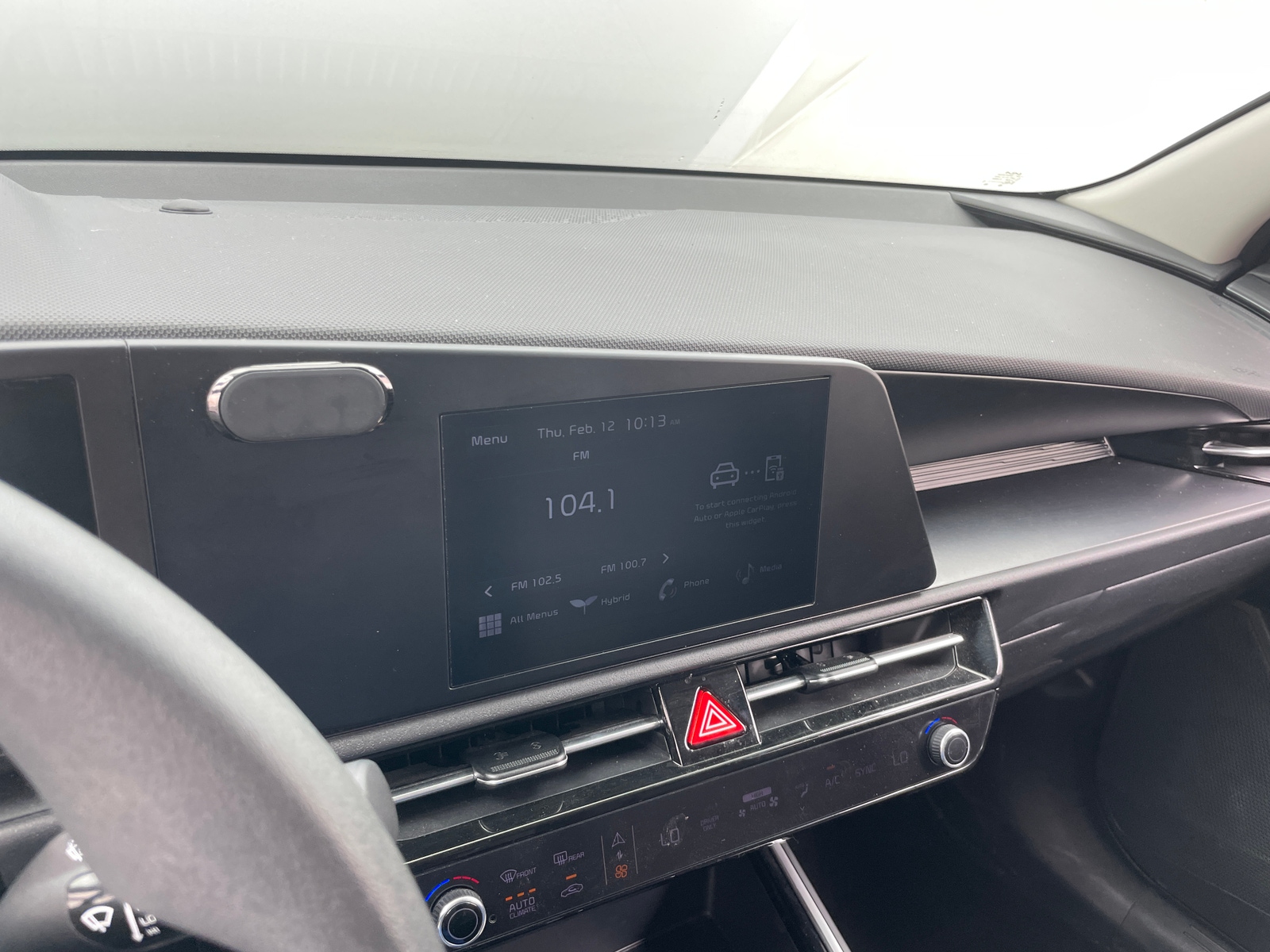 Thumbnail: 2023 Kia Niro - 4