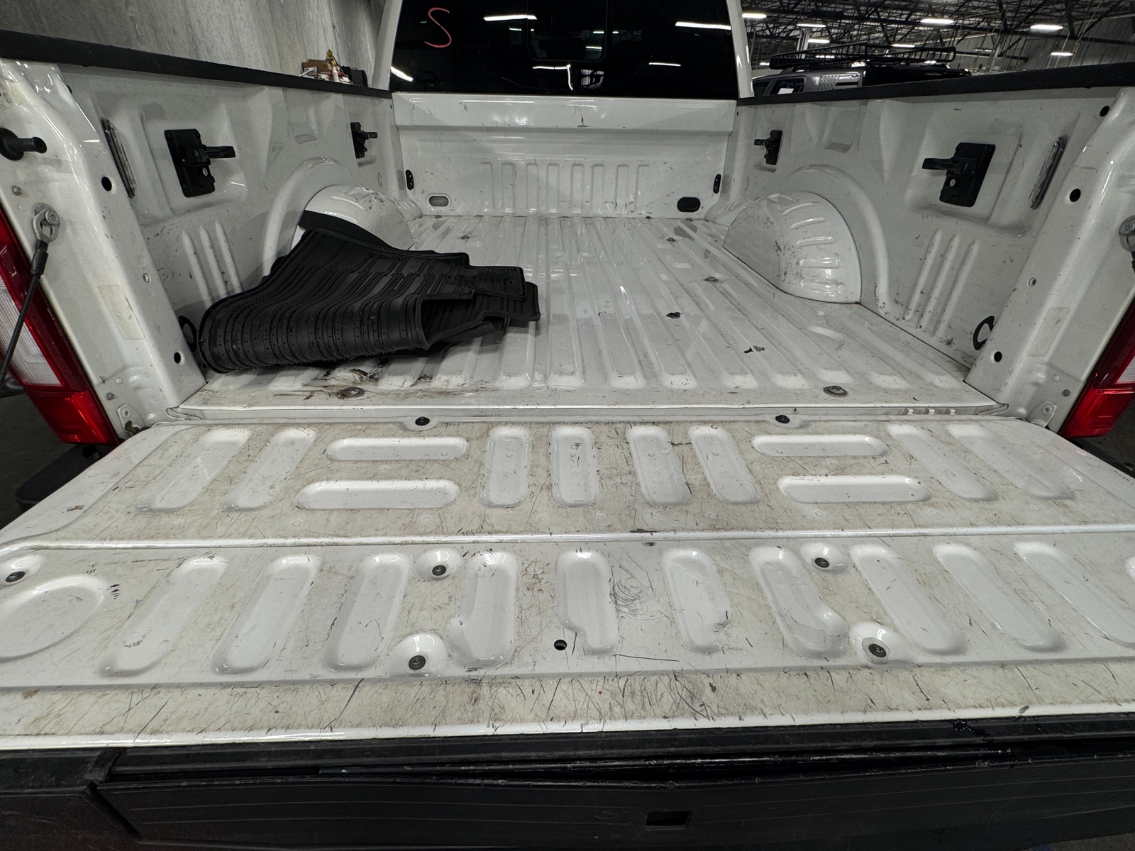 Thumbnail: 2022 Ford Econoline - 6