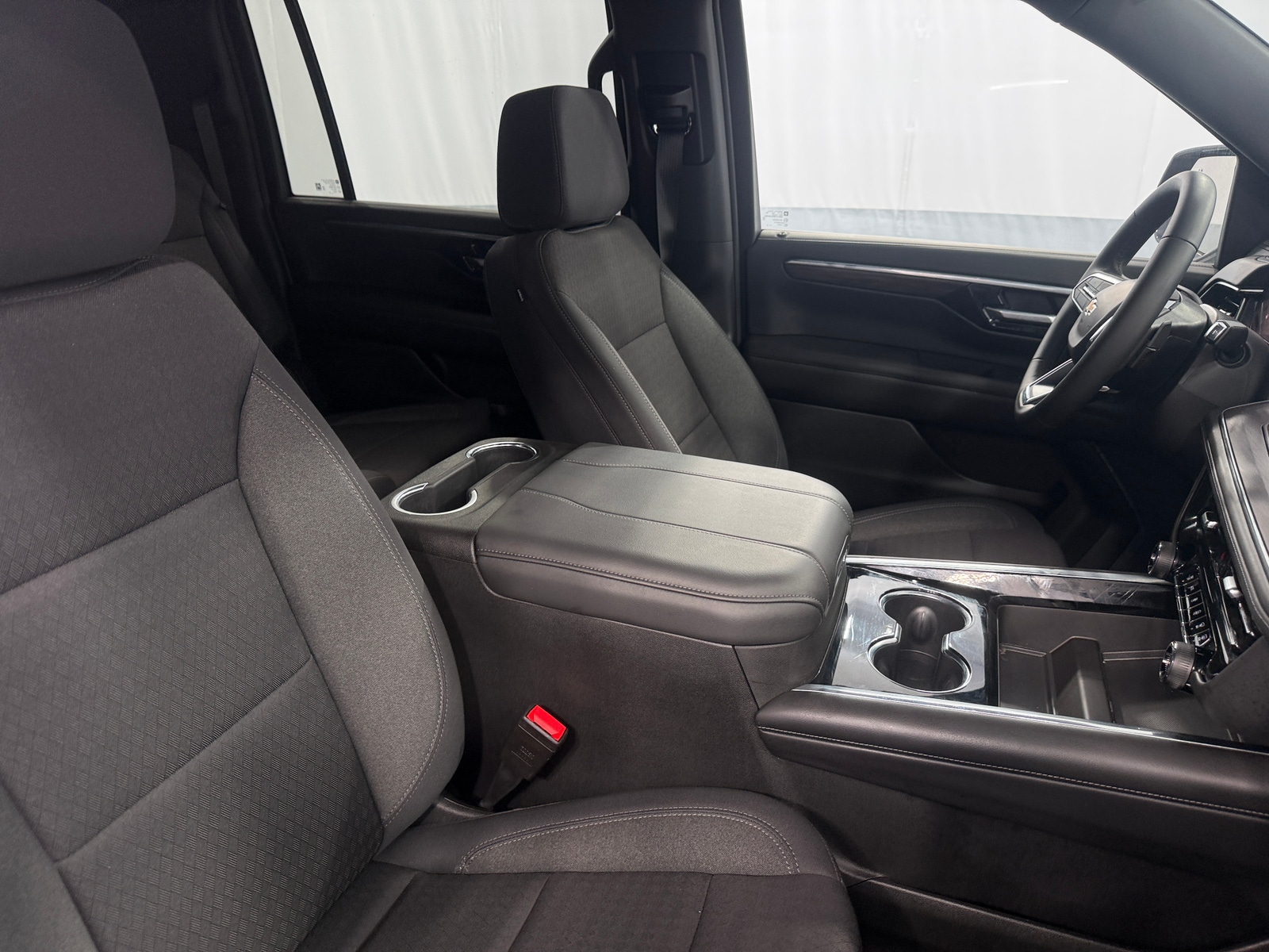 Thumbnail: 2025 Chevrolet Suburban - 2