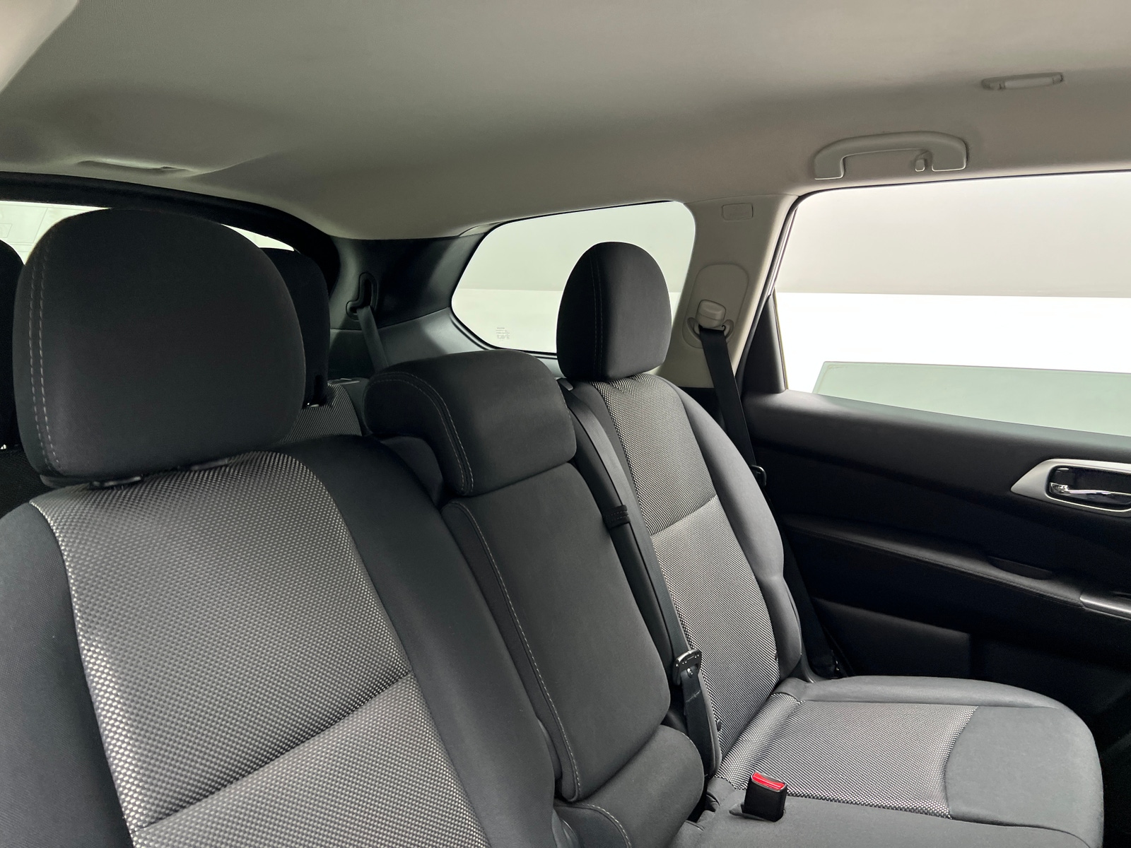 Thumbnail: 2017 Nissan Pathfinder - 6