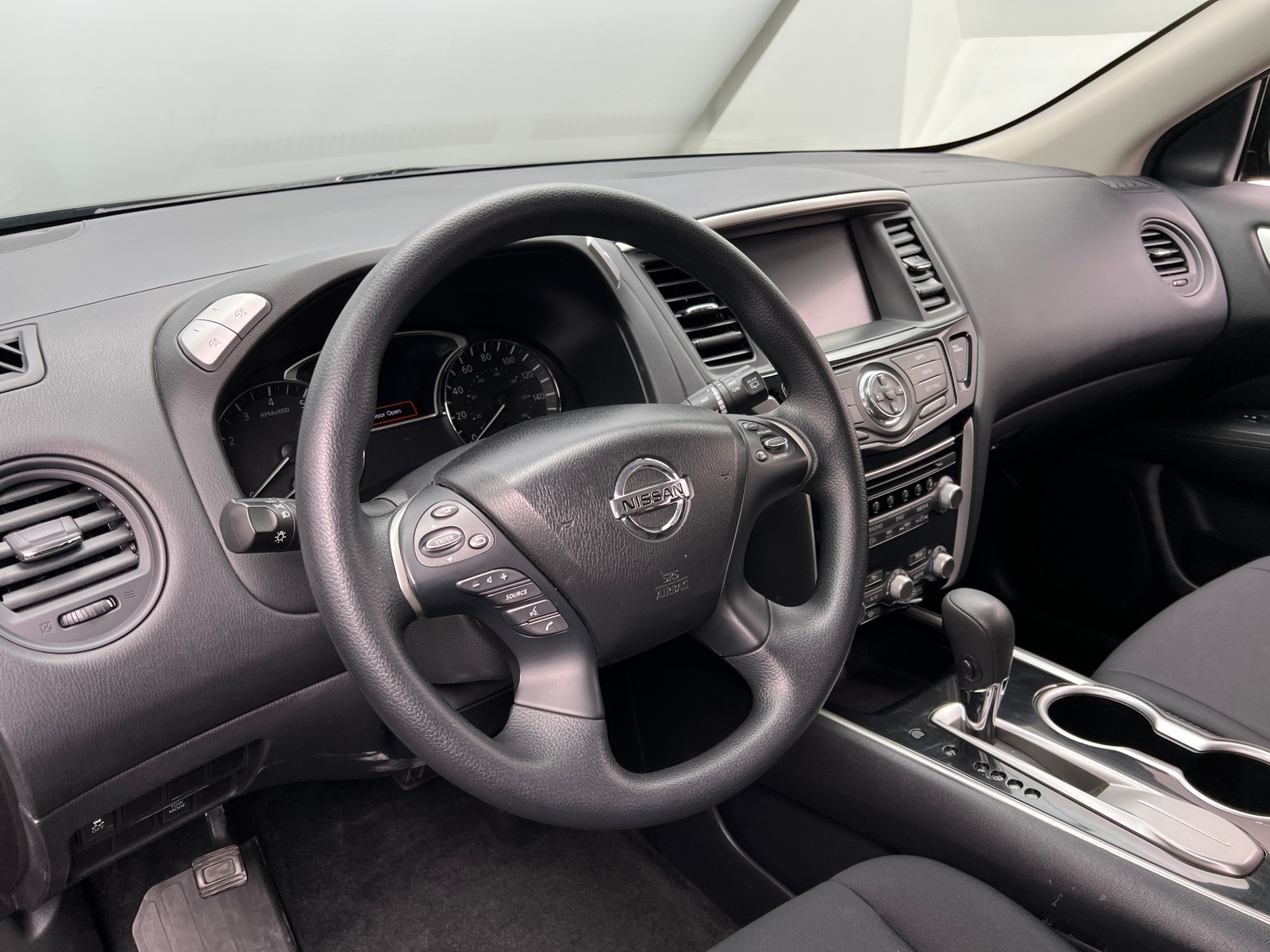 Thumbnail: 2017 Nissan Pathfinder - 5