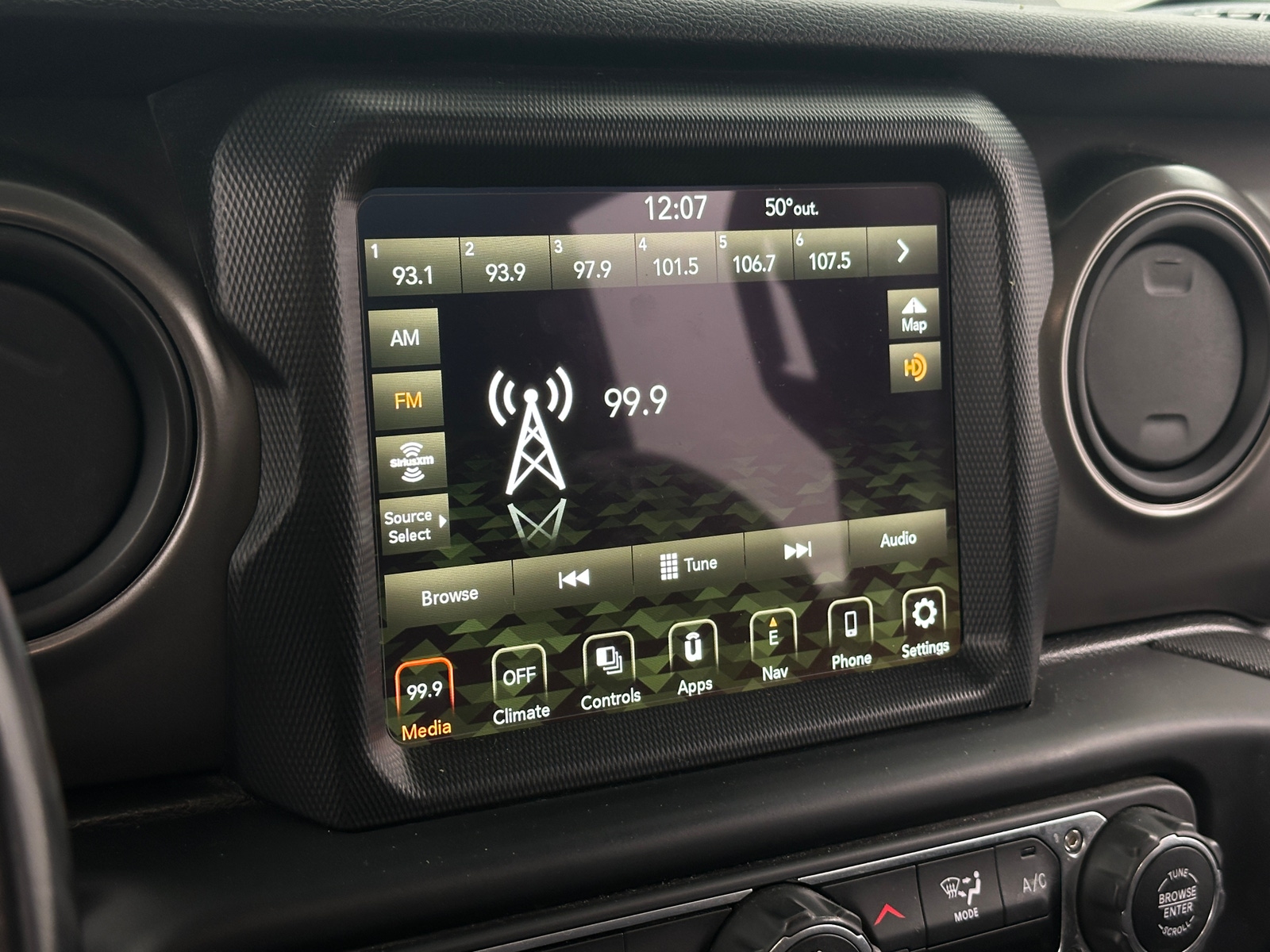 Thumbnail: 2021 Jeep Gladiator - 4