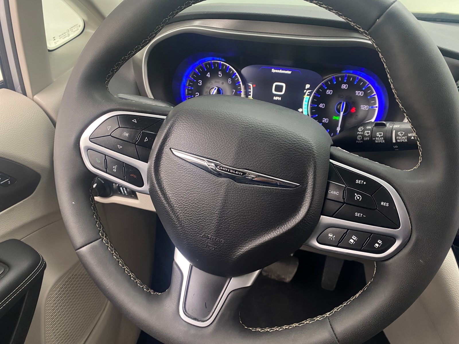 Thumbnail: 2024 Chrysler Pacifica - 4