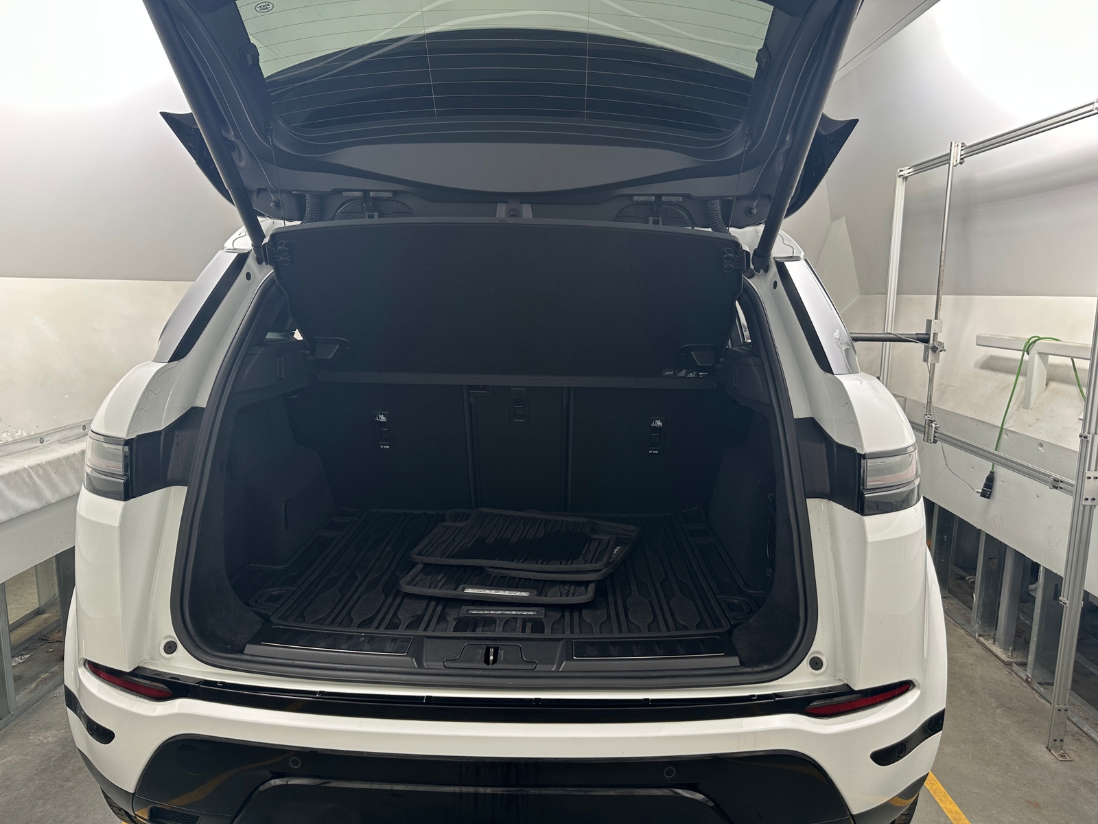 Thumbnail: 2024 Land Rover Range Rover Evoque - 6