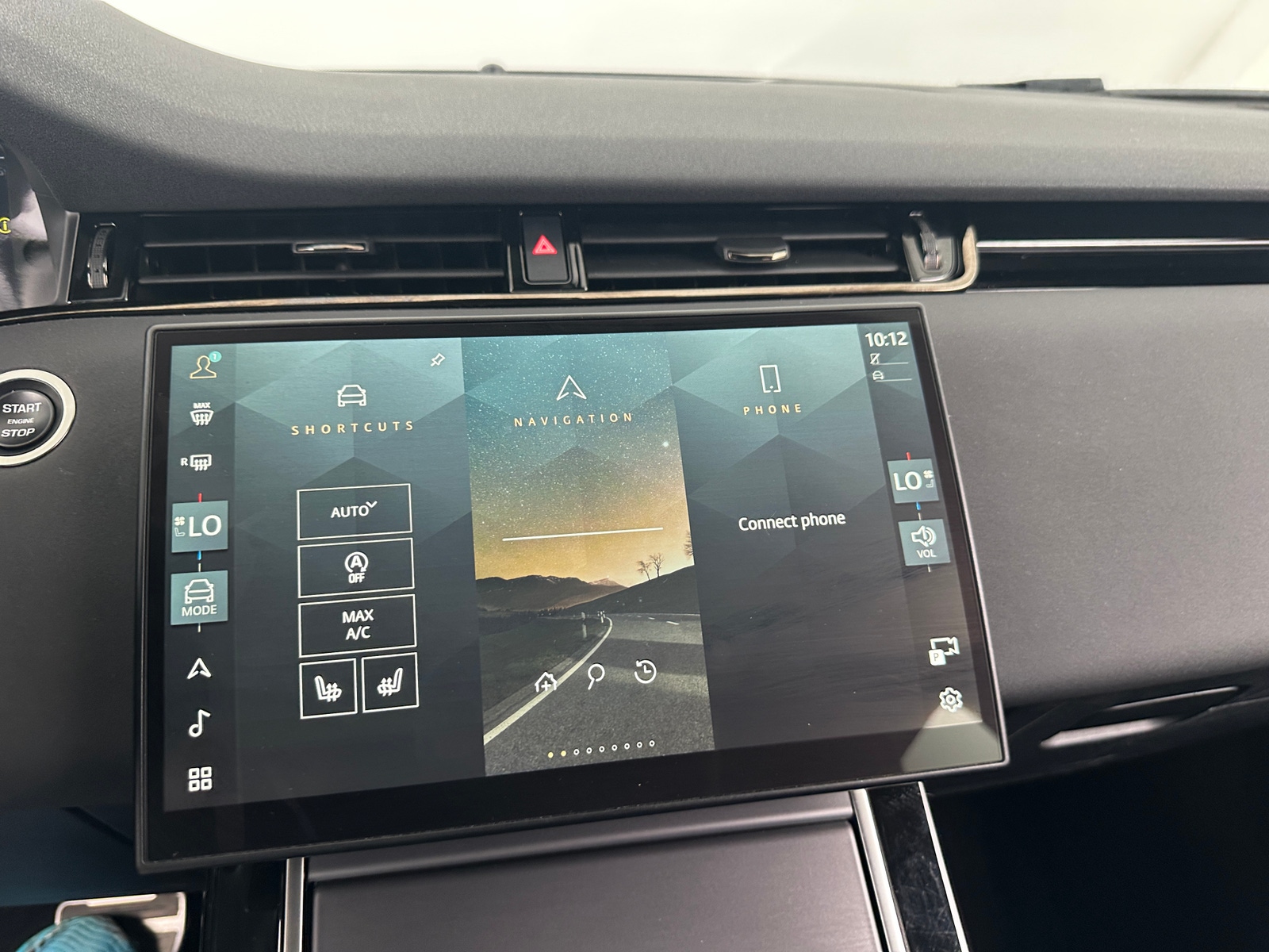 Thumbnail: 2024 Land Rover Range Rover Evoque - 3