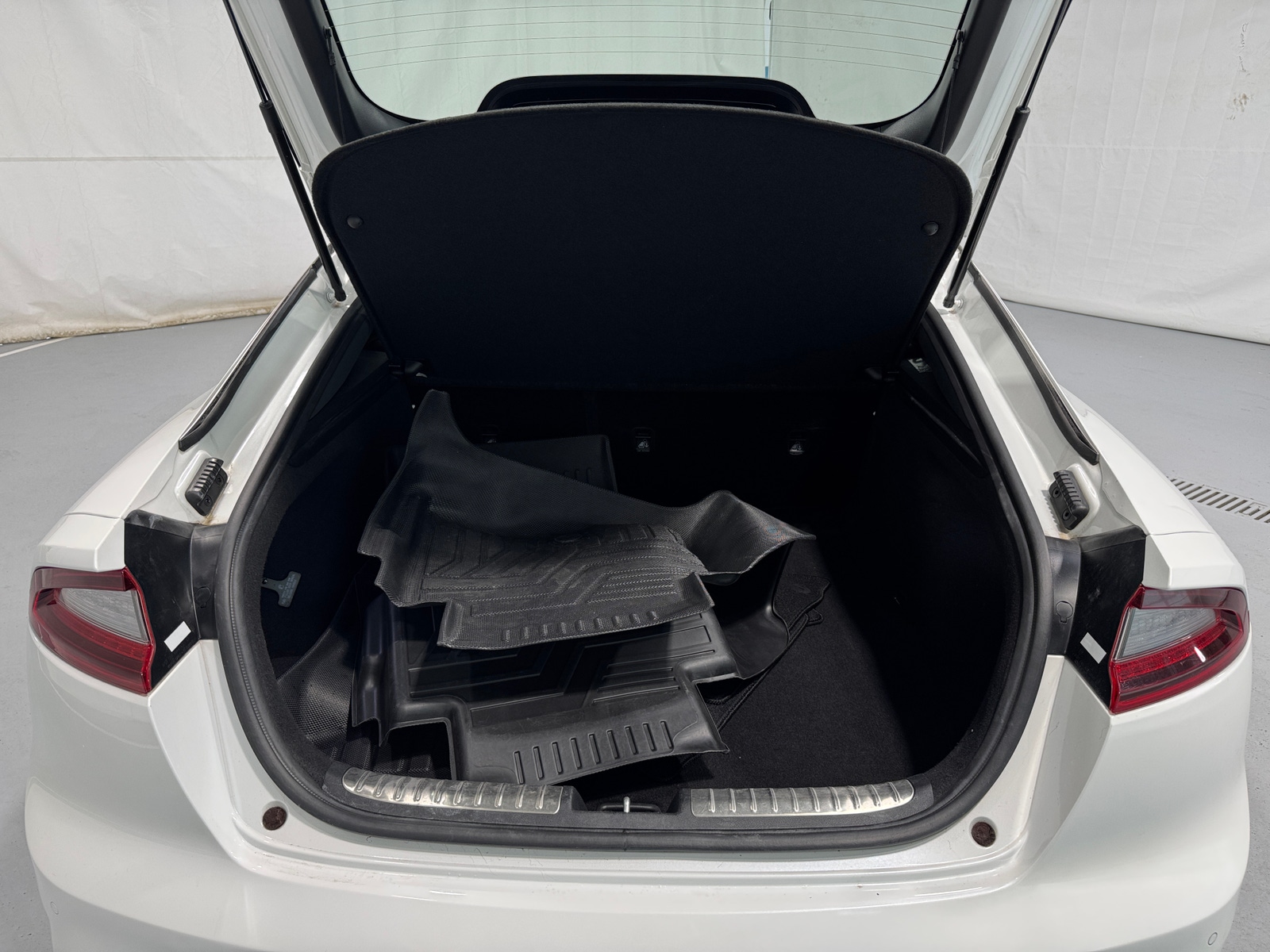 Thumbnail: 2021 Kia Stinger - 6