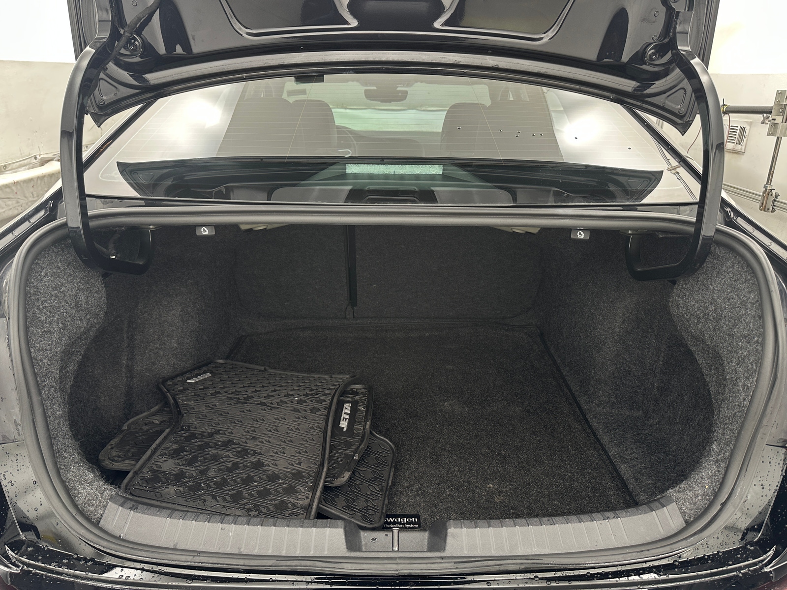 Thumbnail: 2023 Volkswagen Jetta - 6