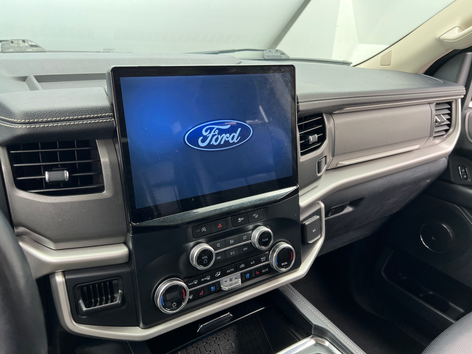 Thumbnail: 2024 Ford Expedition - 3