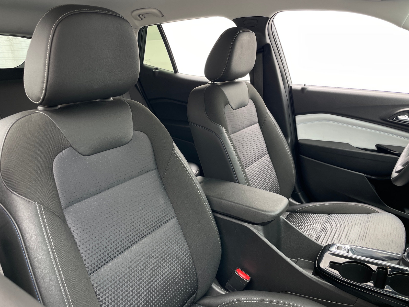 Thumbnail: 2025 Chevrolet Trax - 2