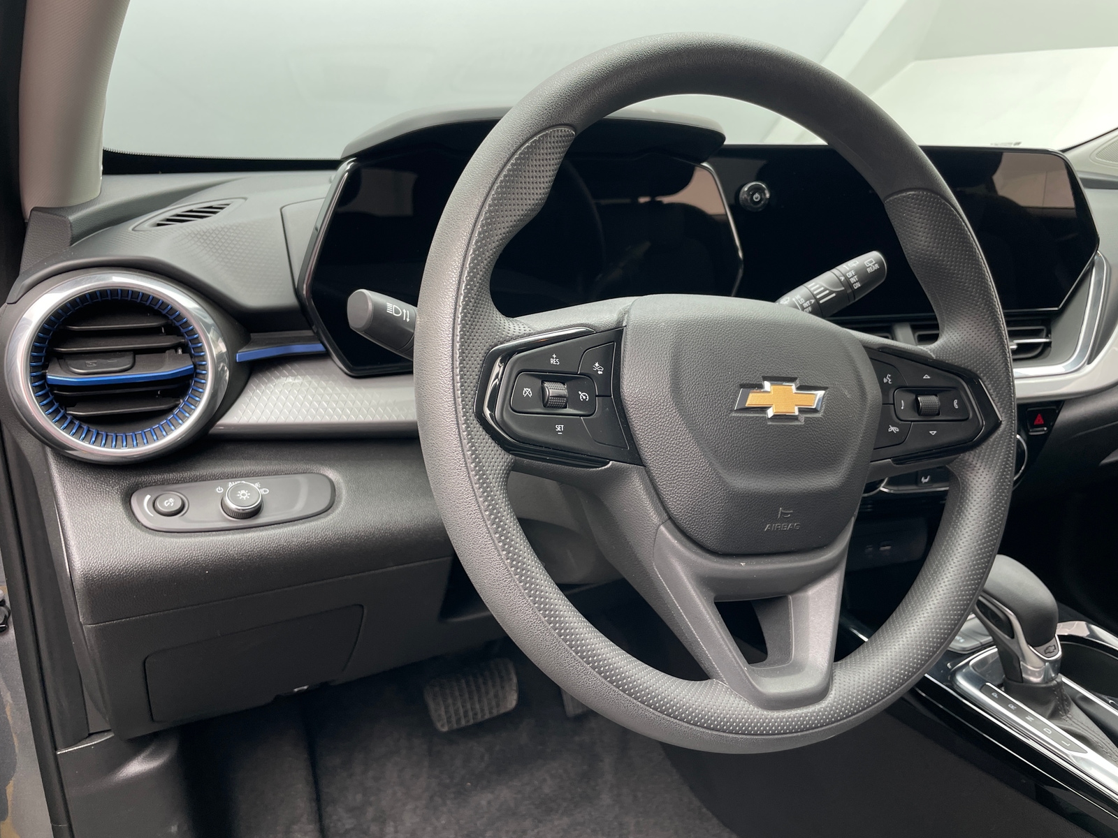 Thumbnail: 2025 Chevrolet Trax - 5