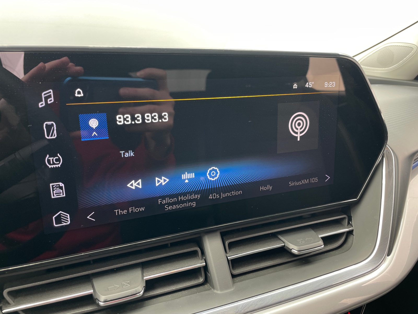 Thumbnail: 2025 Chevrolet Trax - 4