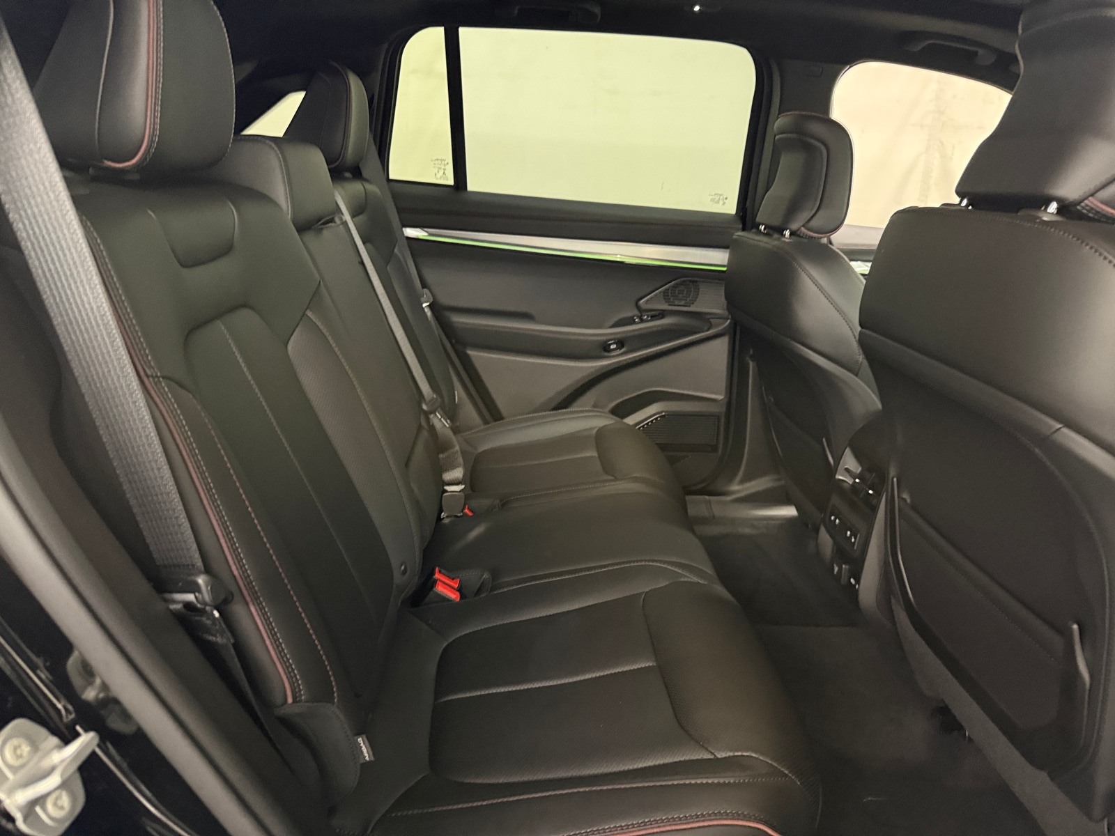 Thumbnail: 2025 Jeep Wagoneer S - 5