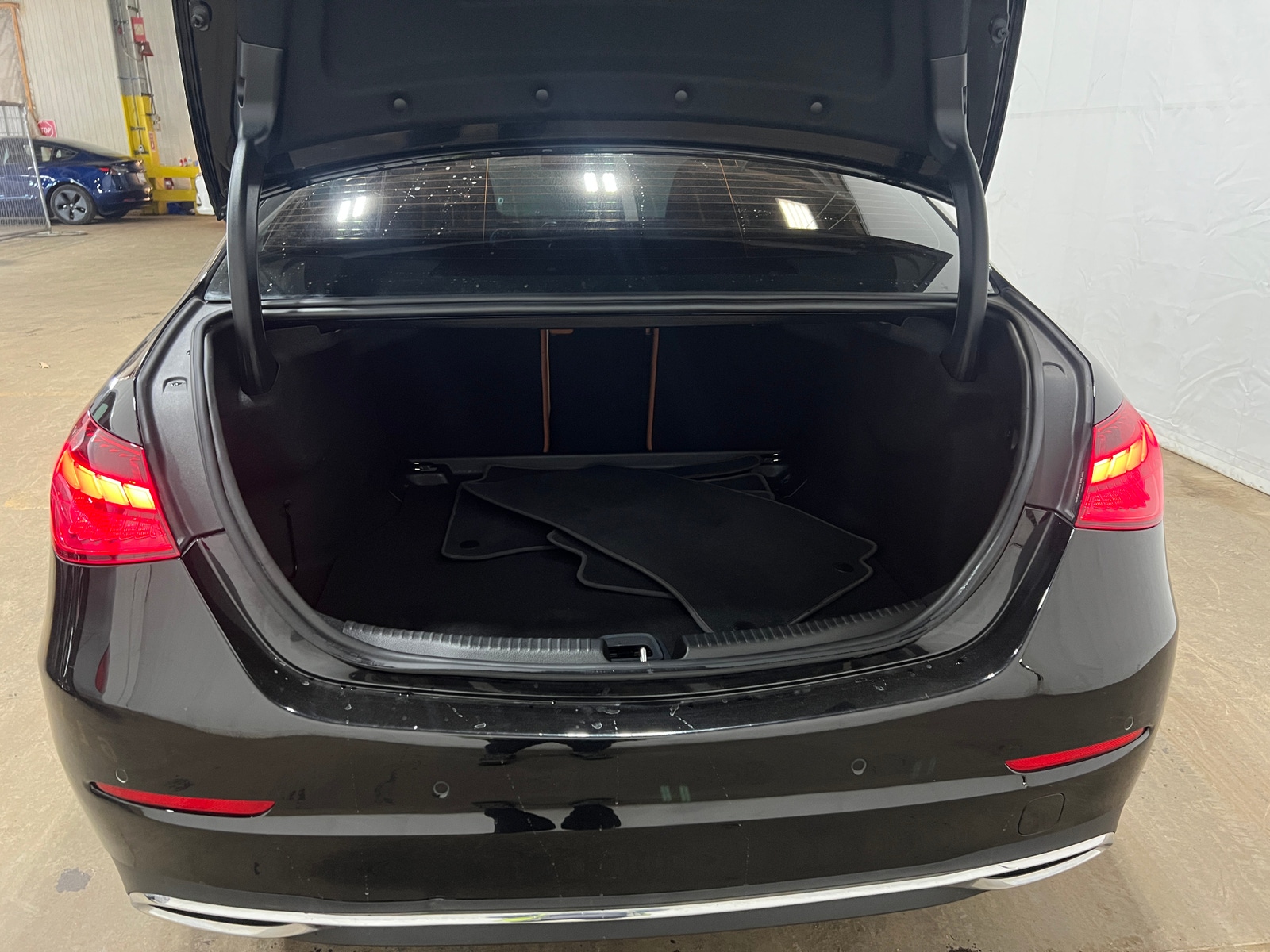 Thumbnail: 2022 Mercedes-Benz C-Class - 6