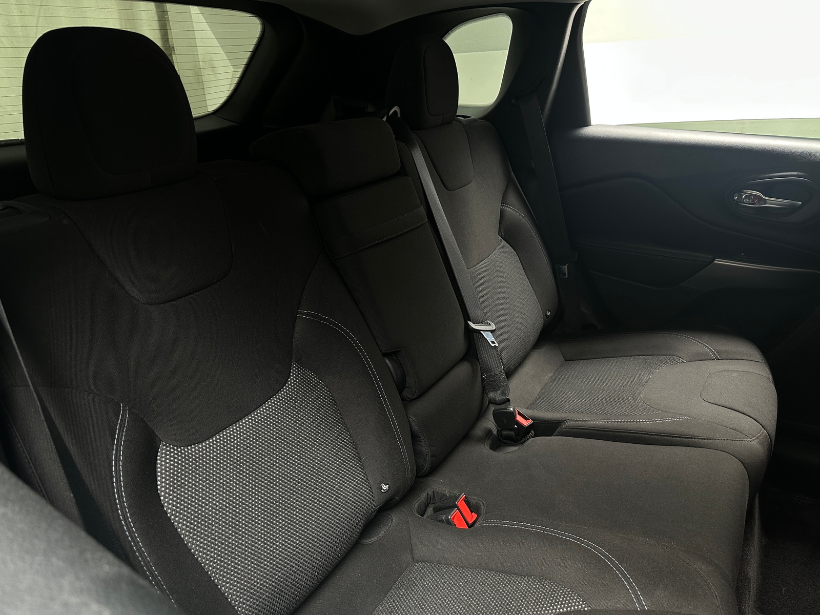 Thumbnail: 2019 Jeep Cherokee - 6