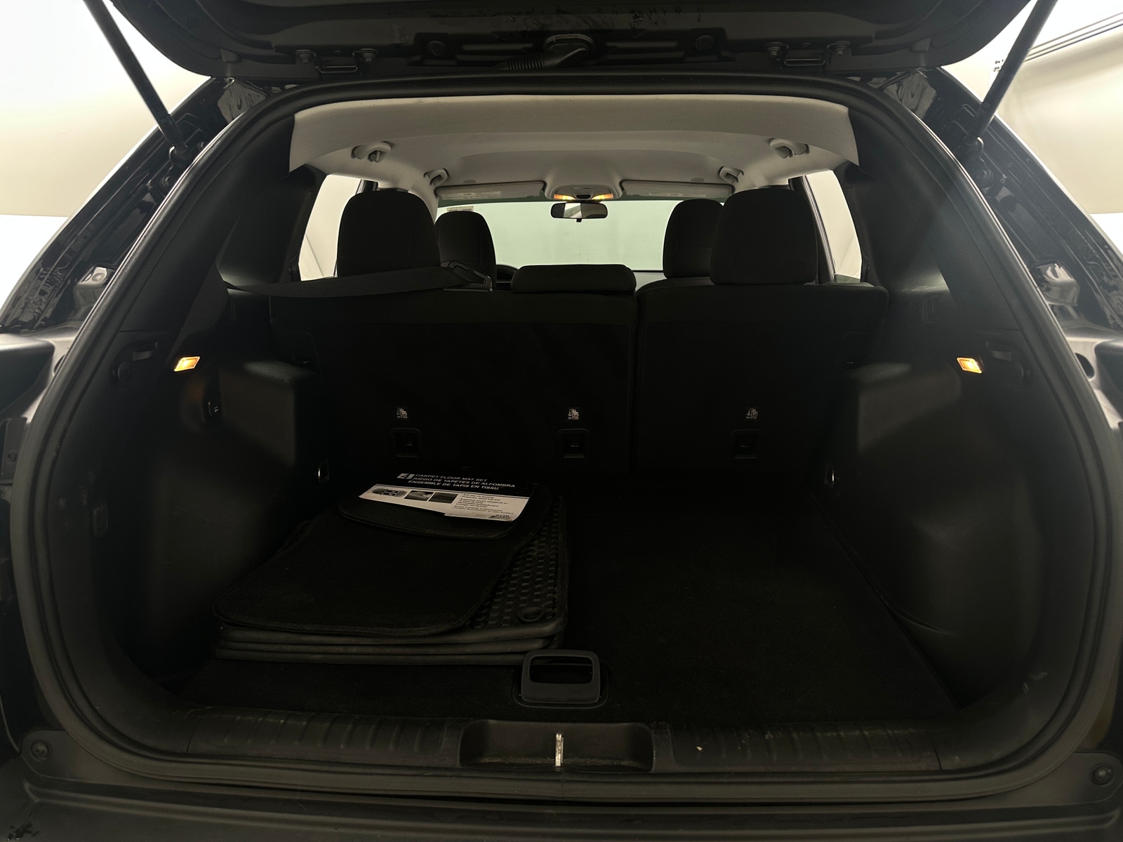 Thumbnail: 2019 Jeep Cherokee - 7