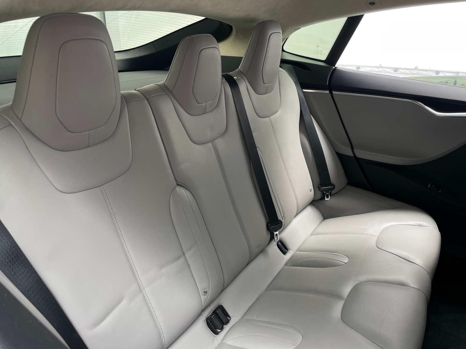 Thumbnail: 2015 Tesla Model S - 5