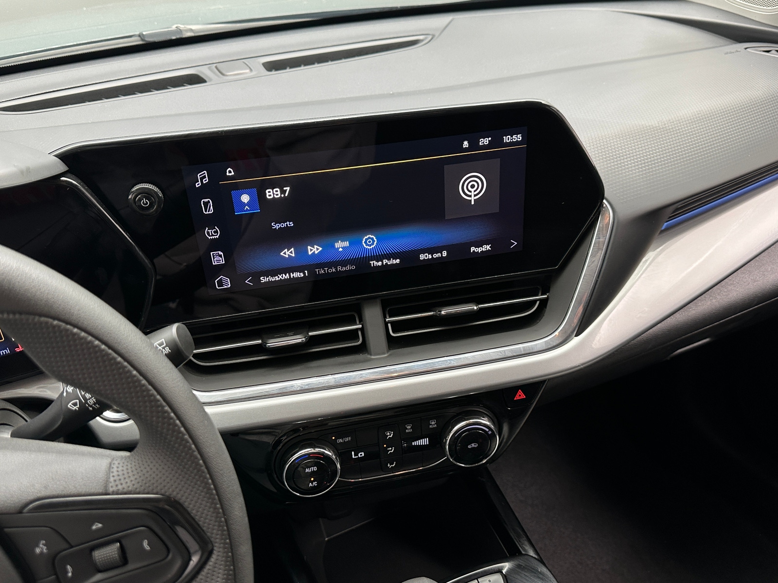 Thumbnail: 2025 Chevrolet Trax - 4