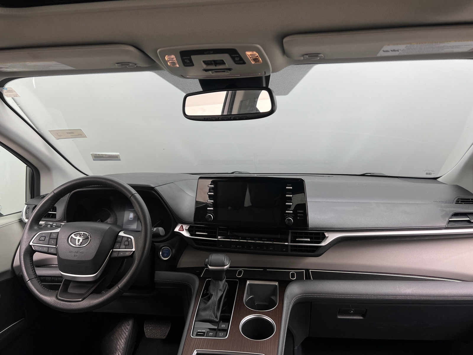 Thumbnail: 2023 Toyota Sienna - 2