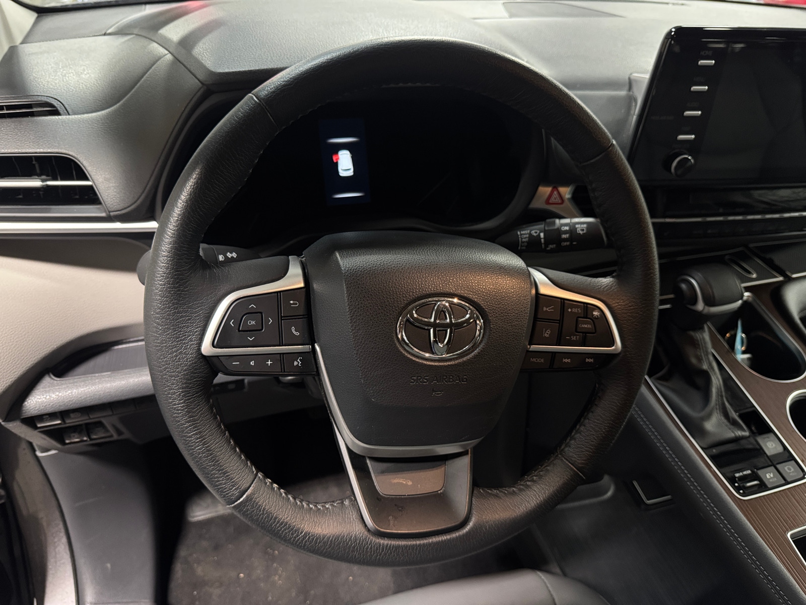 Thumbnail: 2023 Toyota Sienna - 4