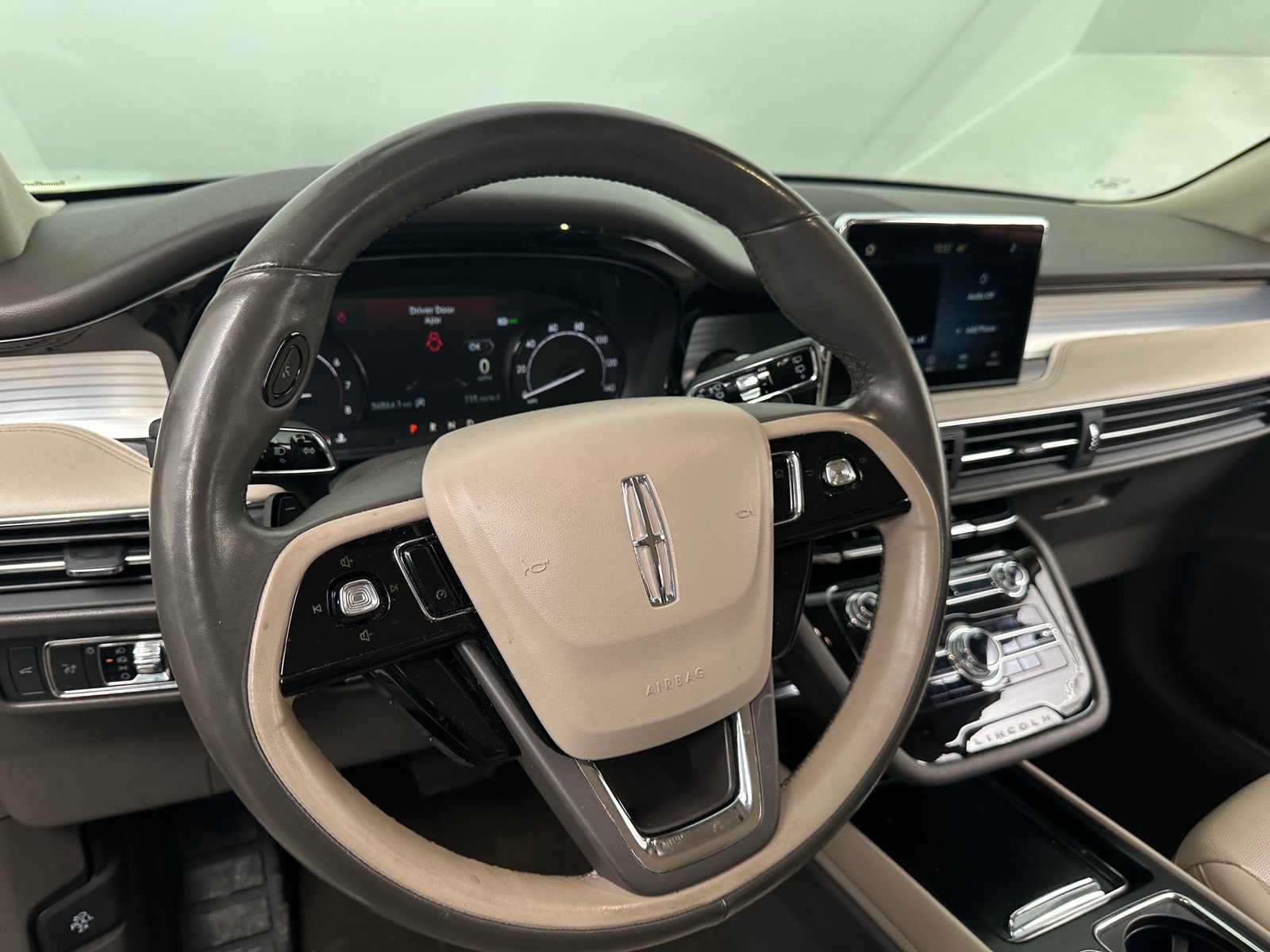 Thumbnail: 2020 Lincoln Corsair - 4